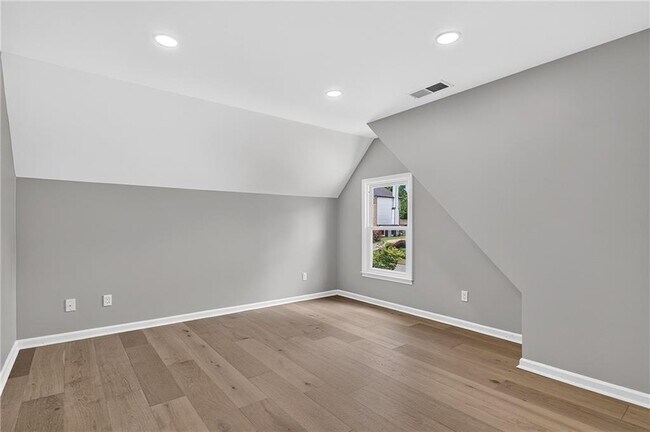 Building Photo - 475 Trammell Dr