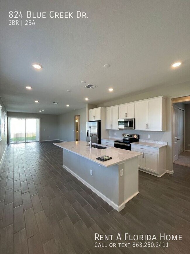 Building Photo - 824 Blue Creek Dr