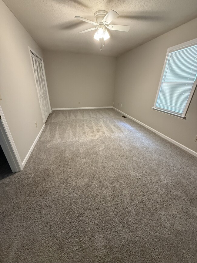 Building Photo - 117 Brightwood Cir