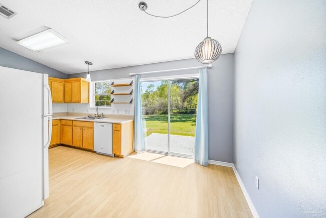 Building Photo - 5899 Gillum Rd