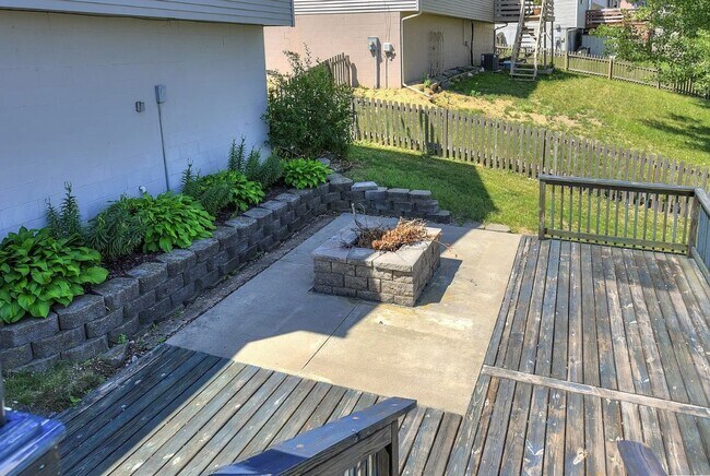 Building Photo - 7910 Redick Ave