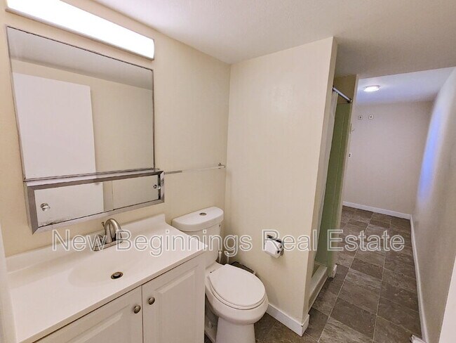 Building Photo - 5330 Silver Spur Ave