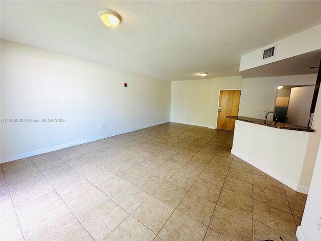 Building Photo - 118 Zamora Ave