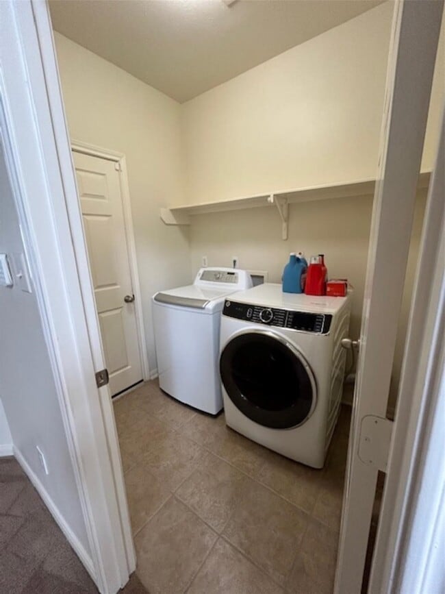 Building Photo - 13046 Echo Landing Dr