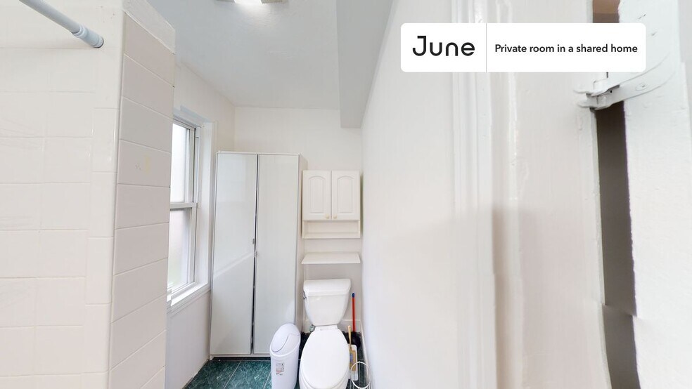 Building Photo - Private bedroom in 2 bed/1 bath Home