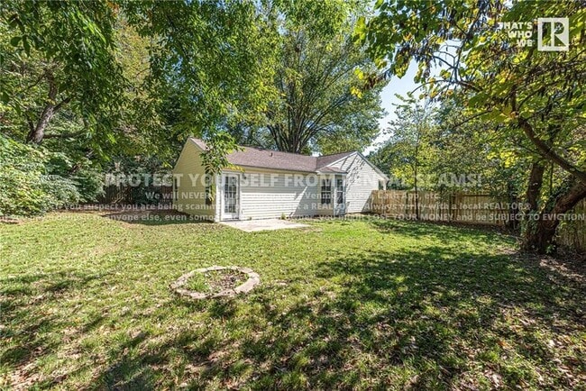 Building Photo - 3206 W Oakfield St