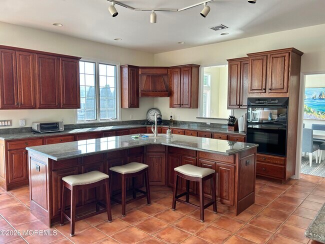 Building Photo - 206 Pointe Dr