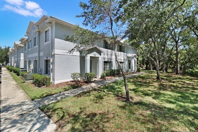 Building Photo - 7127 Waterside Dr