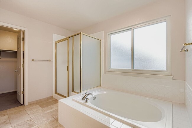 Building Photo - Spacious 4-Bedroom Home in Parker’s Desira...