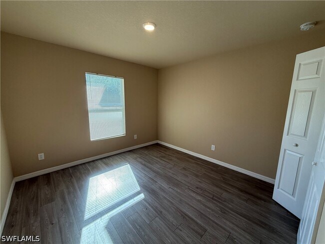 Building Photo - 6129 Laurelwood Dr