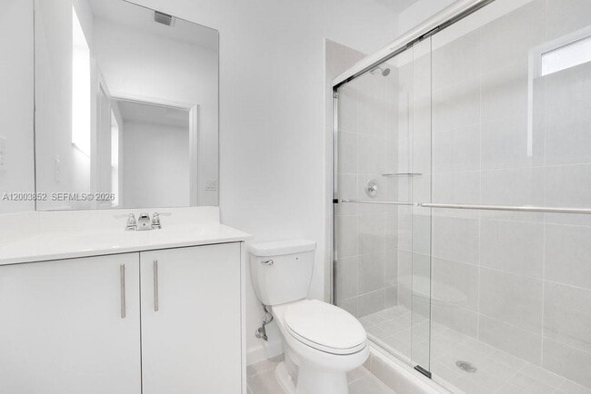 Building Photo - 2619 SE 28th Dr