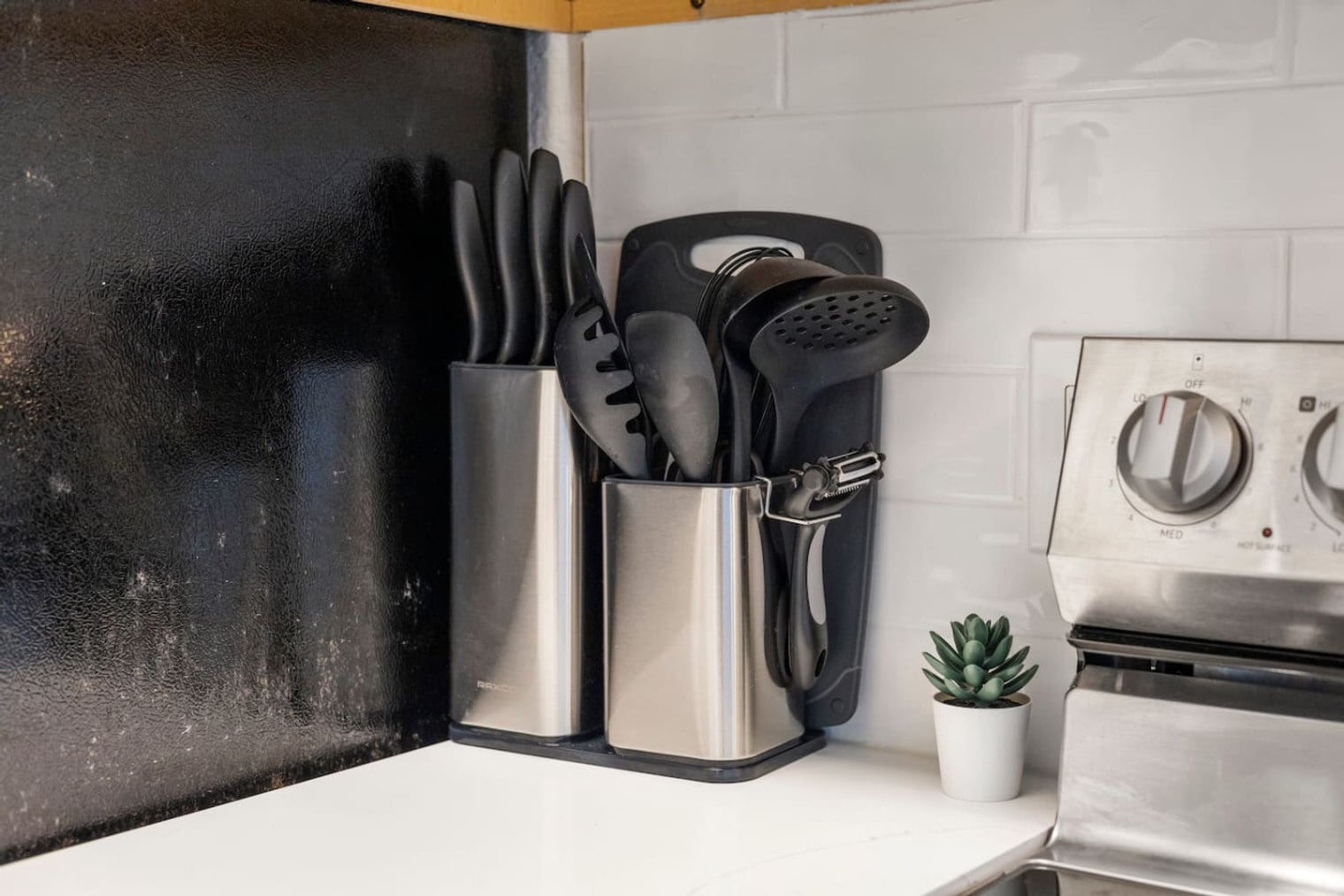 Building Photo - 2929 Kings Rd