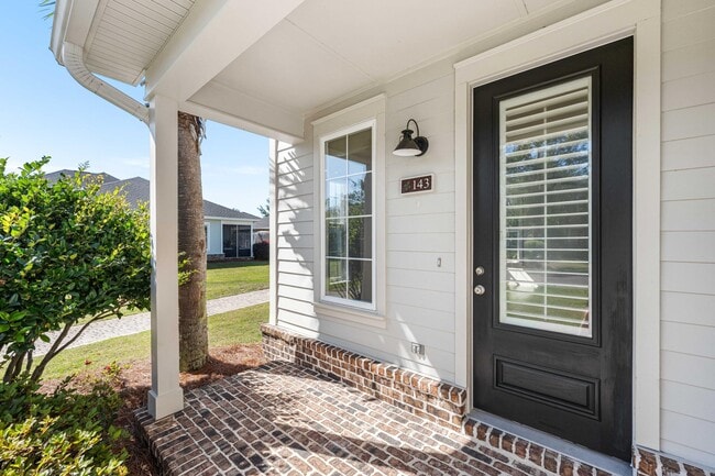 Building Photo - 143 Christian Dr