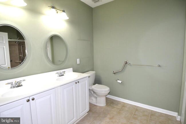 Building Photo - 1005 Samantha Ln