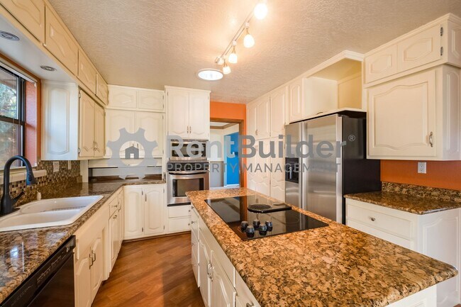 Building Photo - !!CALL US TODAY AT (505) 808-6467 TO SCHED...