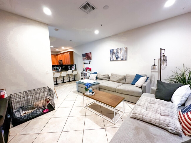 Building Photo - 137 Ocean Cay Way