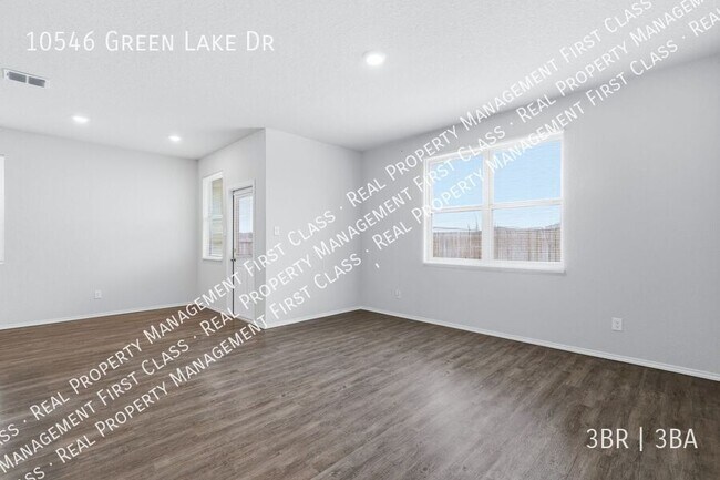 Building Photo - 10546 Grn Lk Dr