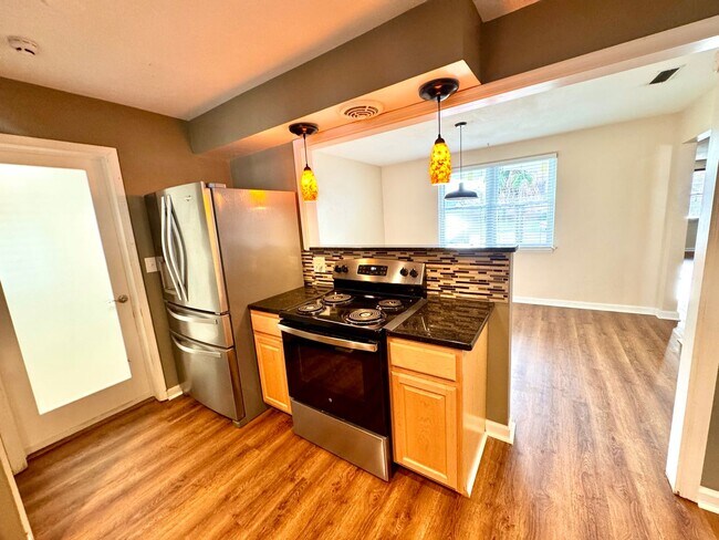 Building Photo - Beautiful Ranch Style Home