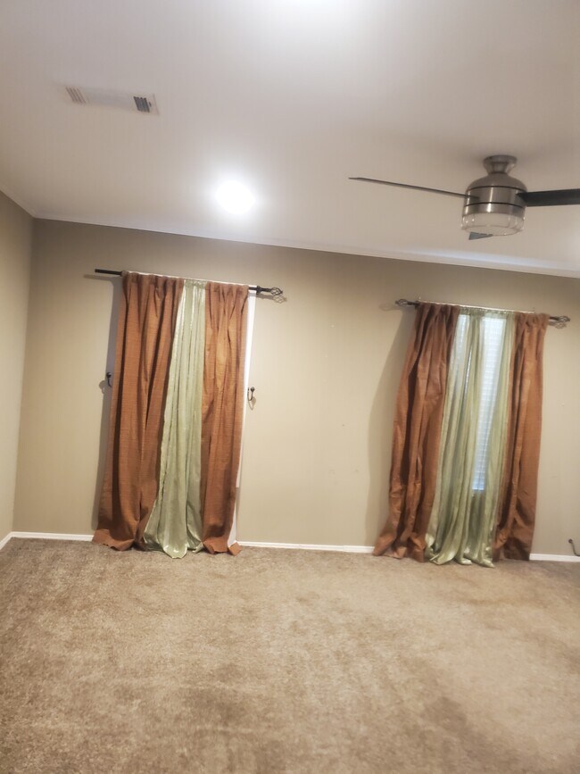 Building Photo - 1118 Meadowlark Dr