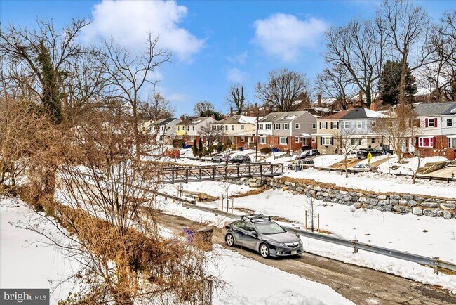 Building Photo - 3313 Moline Rd