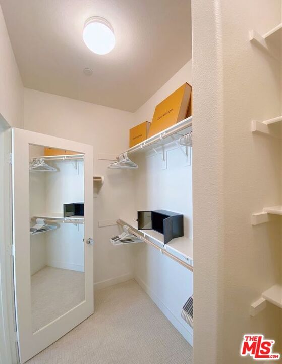 Building Photo - 13 Bedford Ct