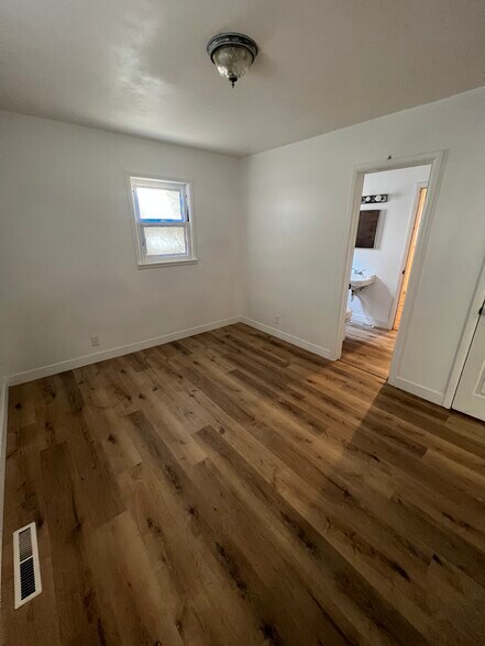 Bedroom 2 - 1315 W Poplar St