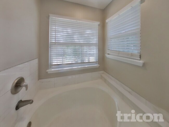 Building Photo - 84092 St James Ct