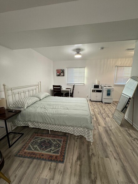 Studio apartment - 2817 Sourwood St