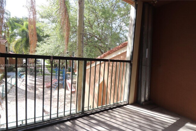 Building Photo - 4836 N State Rd 7