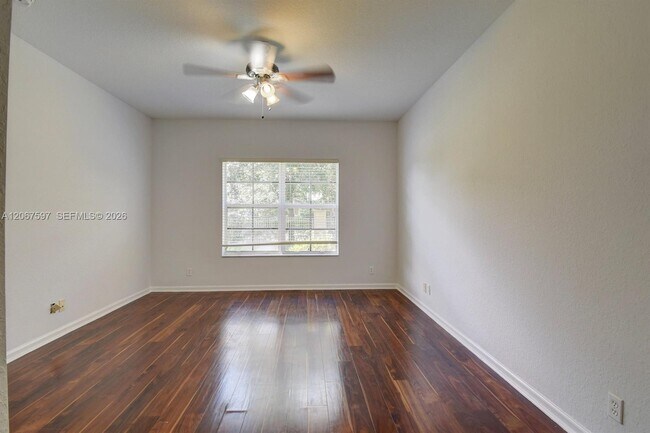 Building Photo - 1811 NE 6th Ct.