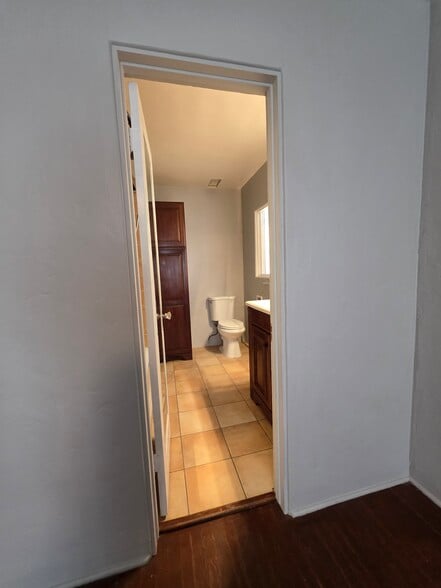 e - 4649 W Point Loma Blvd