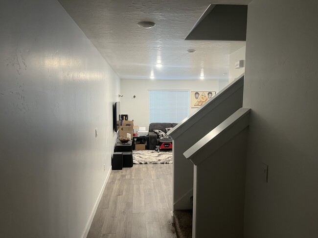 Building Photo - 398 N Sea Chaser Ln