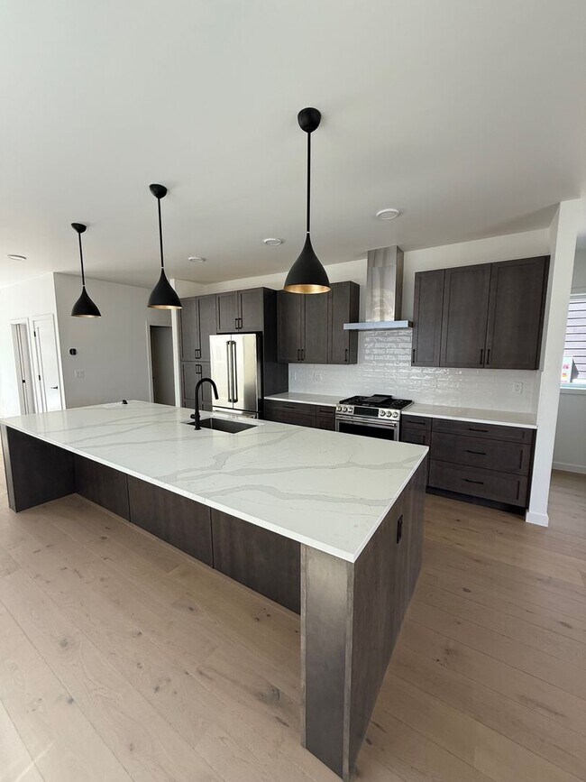 Building Photo - Single Family HOME with 3 Bedrooms 2 1/2 B...