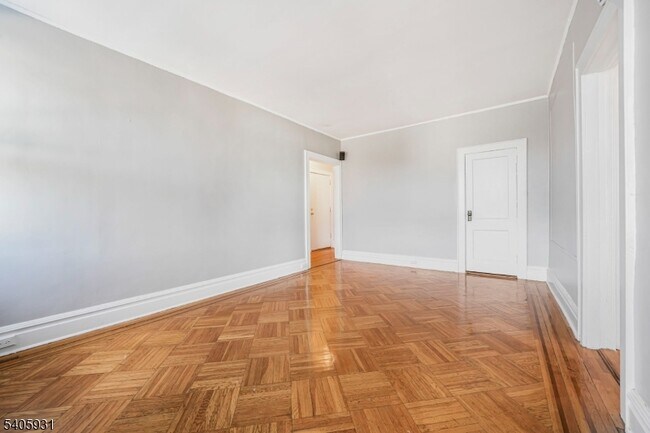 Building Photo - 420 Bloomfield Ave