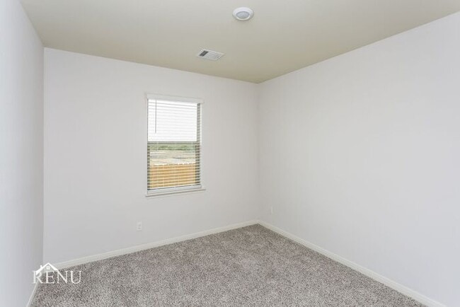 Building Photo - 332 Ridgeland Oak Dr