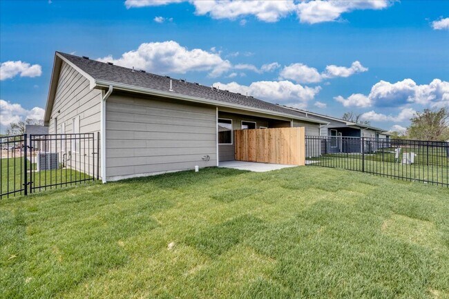 Building Photo - Cypress Glenn Oliver