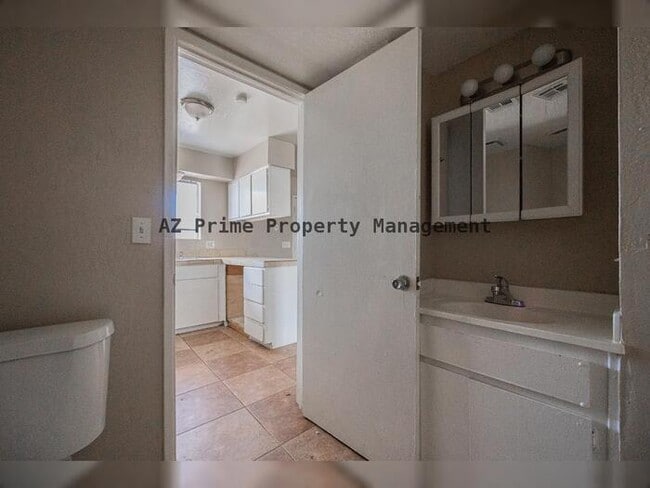 Building Photo - 4513 N 26th Dr