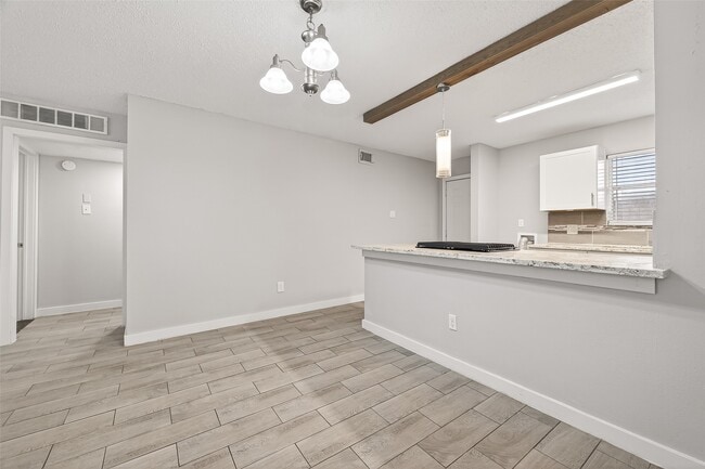 Building Photo - 1230 Shadowdale Dr