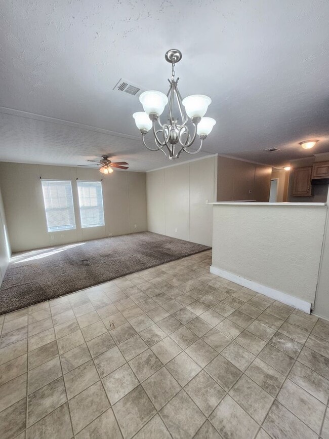 Building Photo - 811 N D St