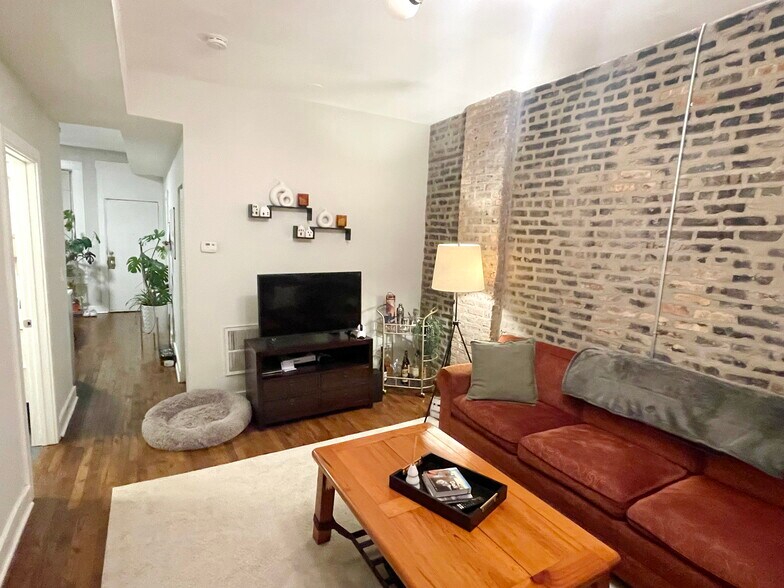 Primary Photo - 1420 N Talman Ave