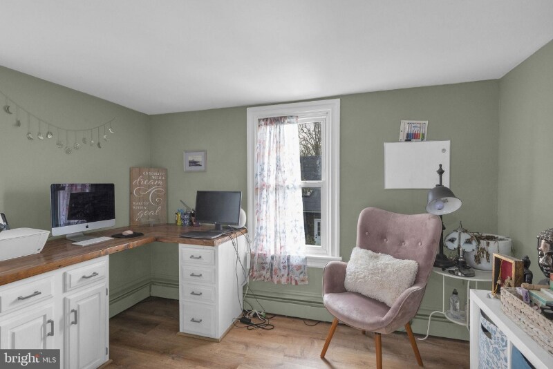 Building Photo - 132 S Main St