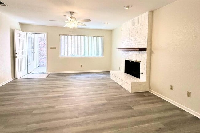 Building Photo - 8421 Fathom Cir