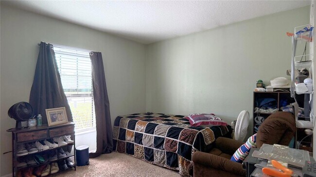 Building Photo - 35901 Joewood Ave