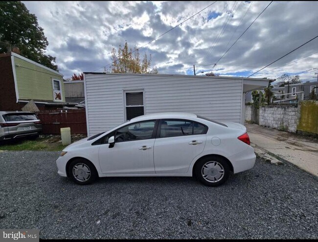 Building Photo - 614 Minor St