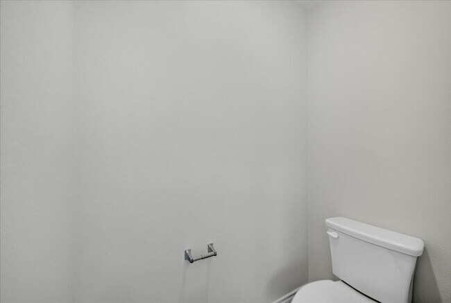 Building Photo - 717 Sweet Pea Dr