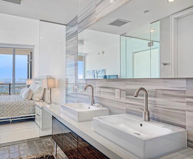 Building Photo - 1100 Biscayne Blvd