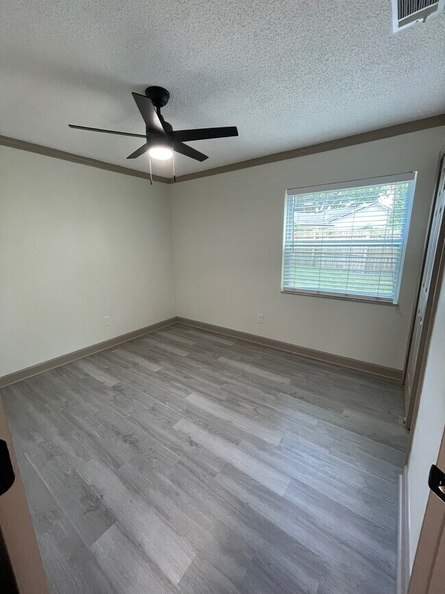 Building Photo - 660 Macduff Ln