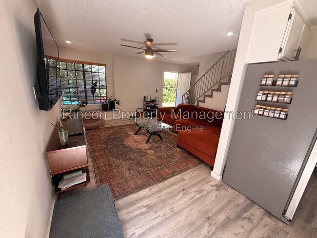 Building Photo - 411 Canterbury Way