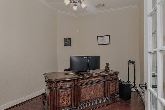 Building Photo - 79 History Row