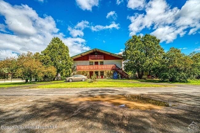 Building Photo - 866 Mountain Ave